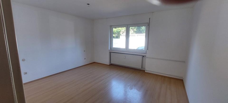 Hochparterre Bergisch Gladbach Frankenforst - 3 Zimmer, 82 m&sup2;, 1.230&euro; | Angebot:26285620