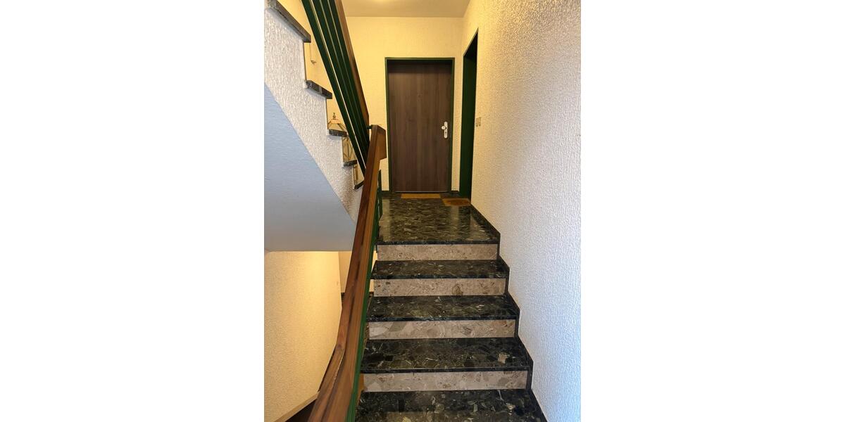 3 Zimmerwohnung mit Loggia und Tiefgaragenplatz 3 zimmer