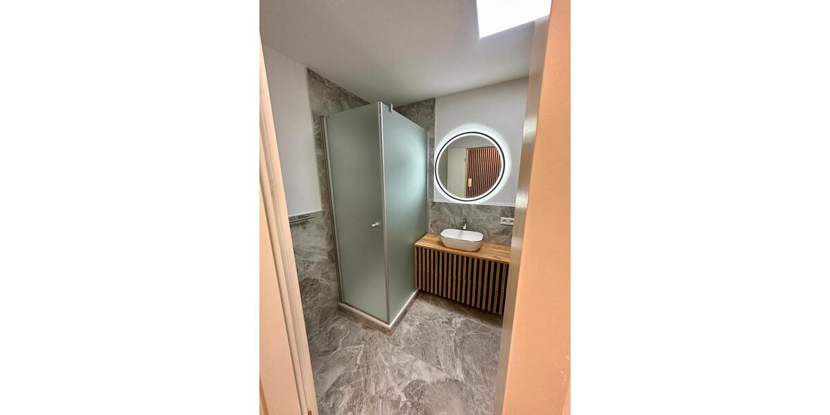 Etagenwohnung Leverkusen - 2 Zimmer, 58 m&sup2;, 1.390&euro; | Angebot:26454226