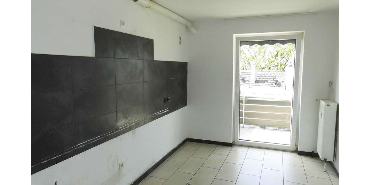 4 Fam.-Haus mit 2 Garagen in Remscheid - West 10 zimmer