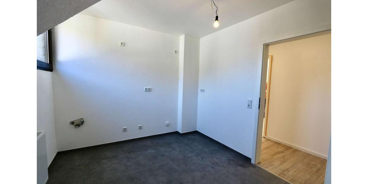 Dachgeschoßwohnung Overath - 3 Zimmer, 90 m&sup2;, 855&euro; | Angebot:25506990