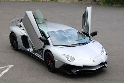 Lamborghini Aventador 19.817 km 459.750 € Neuss 41460