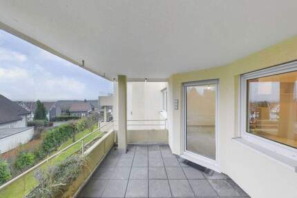 Helle und freundliche Wohnung mit Blick über Leichlingen und 2 Stellplätzen 3 zimmer