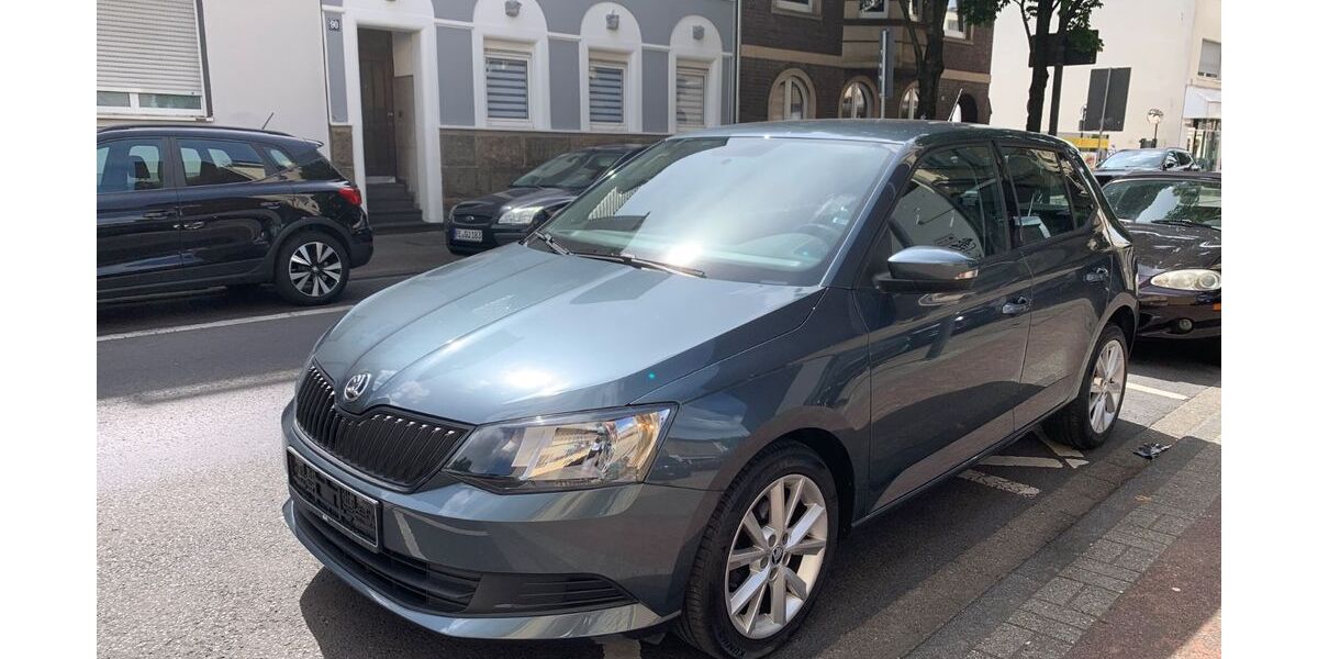 Skoda Fabia 122.500 km 6.699 &euro; Bergisch Gladbach 51465