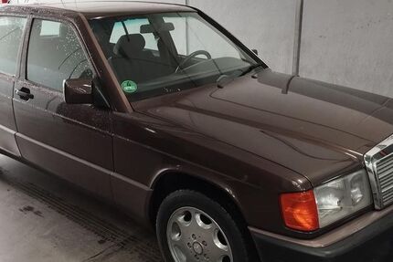 Mercedes-Benz 190 170.953 km 12.750 &euro; Düsseldorf 40597