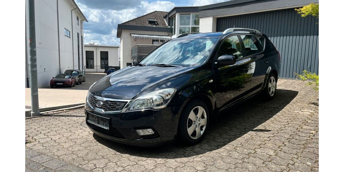 Kia ceed / Ceed 118.000 km 3.299 &euro; Bergisch gladbach 51427