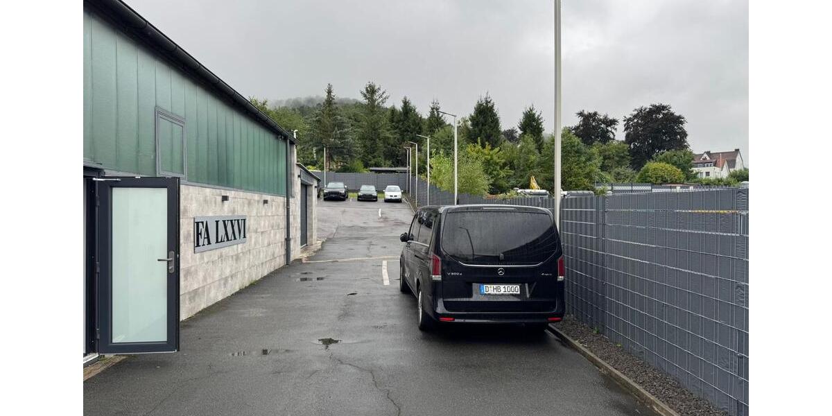 Befahrbare Autohaus Gewerbehalle Halle ca 900qm mit Büro zimmer