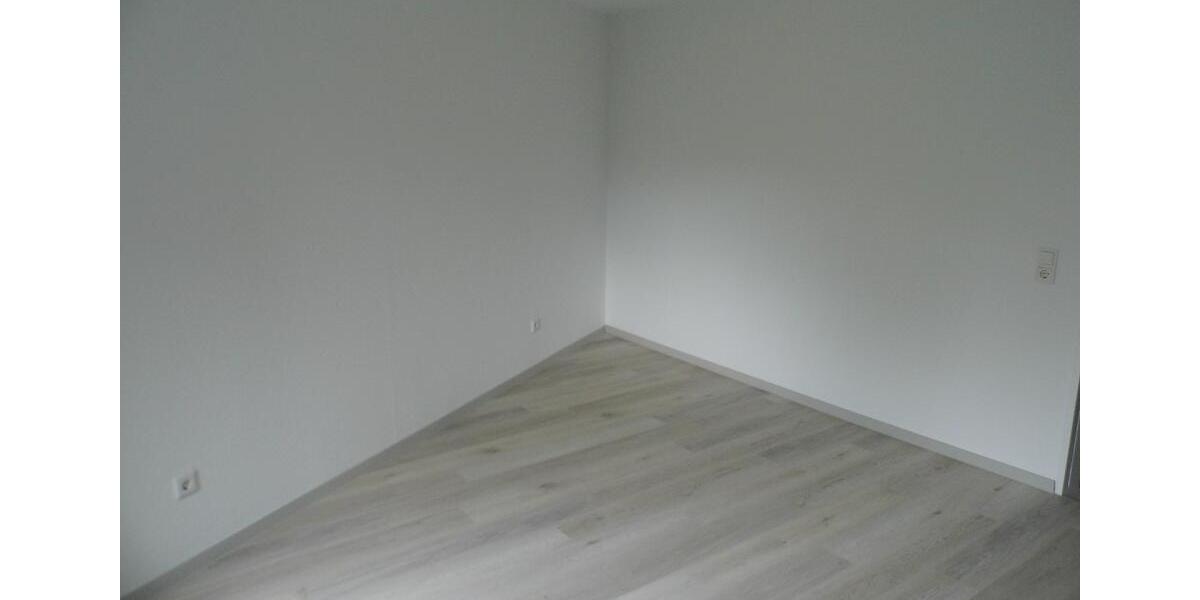 Schöne, modernisierte ETW, 83qm, 2xLoggia, zentral RS-Lennep 3 zimmer