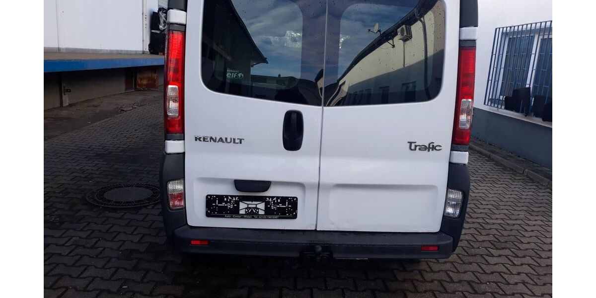 Renault Trafic 140.121 km 5.350 &euro; Hilden 40721