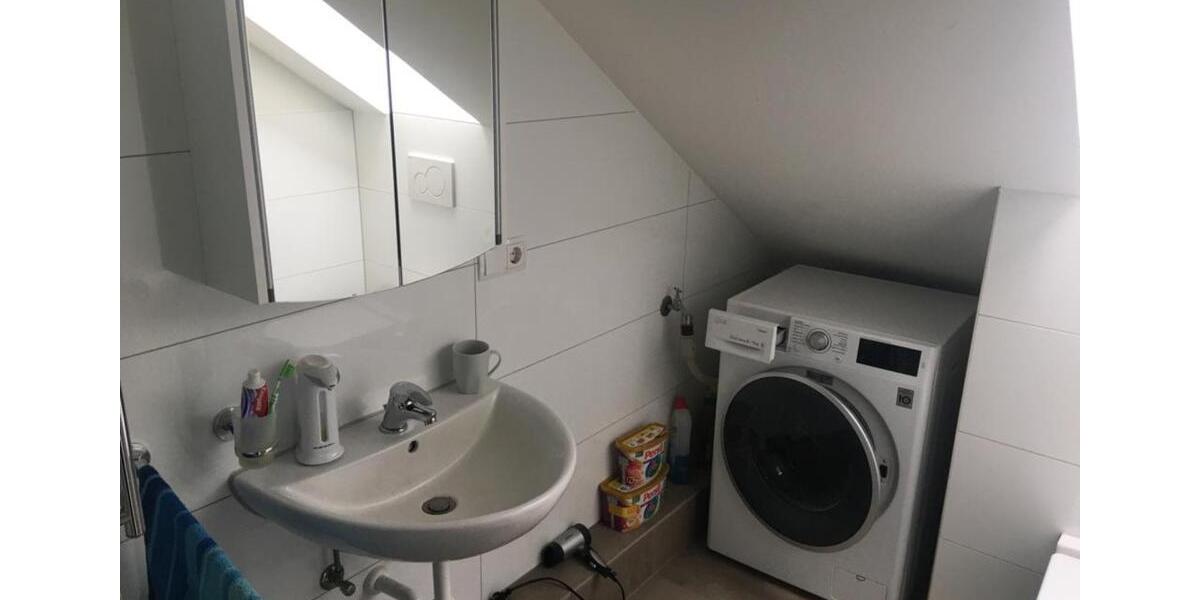 Sonnige zwei Zimmer Dachgeschoßwohnung 2 zimmer