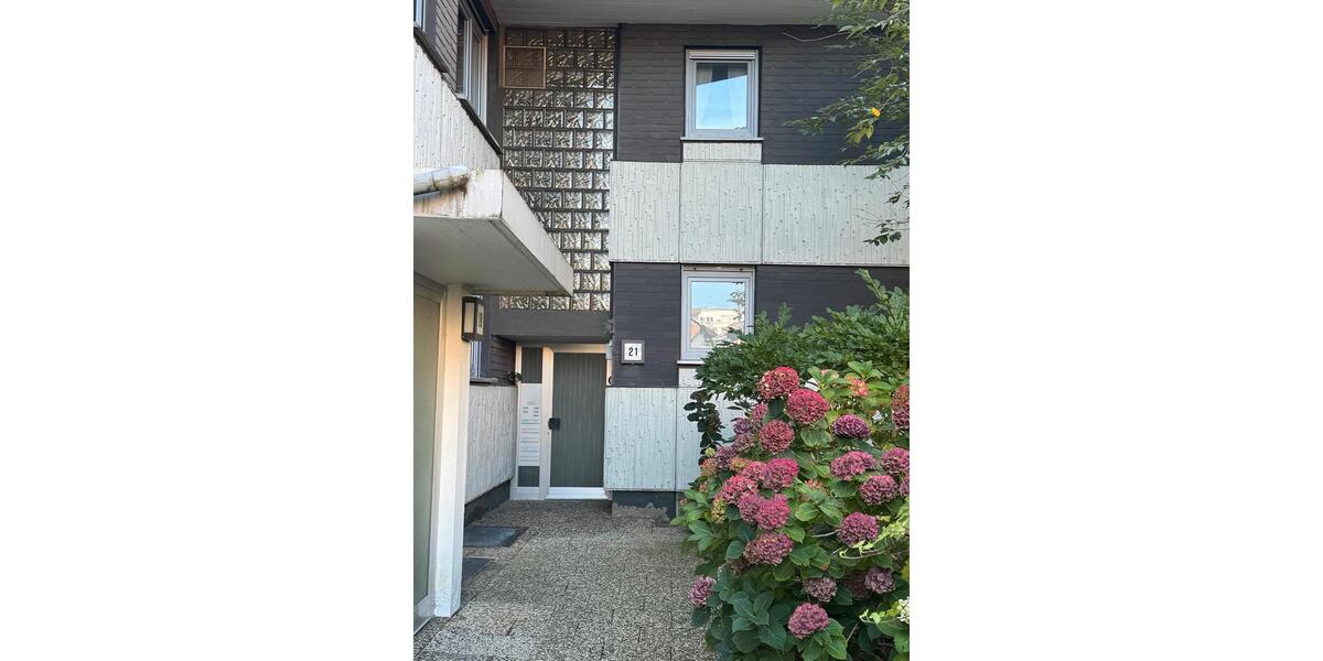 3 Zimmerwohnung mit Loggia und Tiefgaragenplatz 3 zimmer