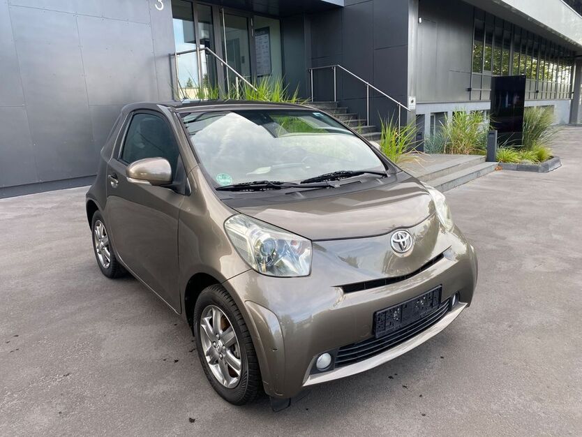 Toyota IQ 120.000 km 4.990 € Köln 50739
