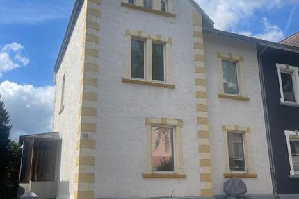 Haus Solingen Mitte - 9 Zimmer, 210 m&sup2;, 340.000&euro; | Angebot:26326963