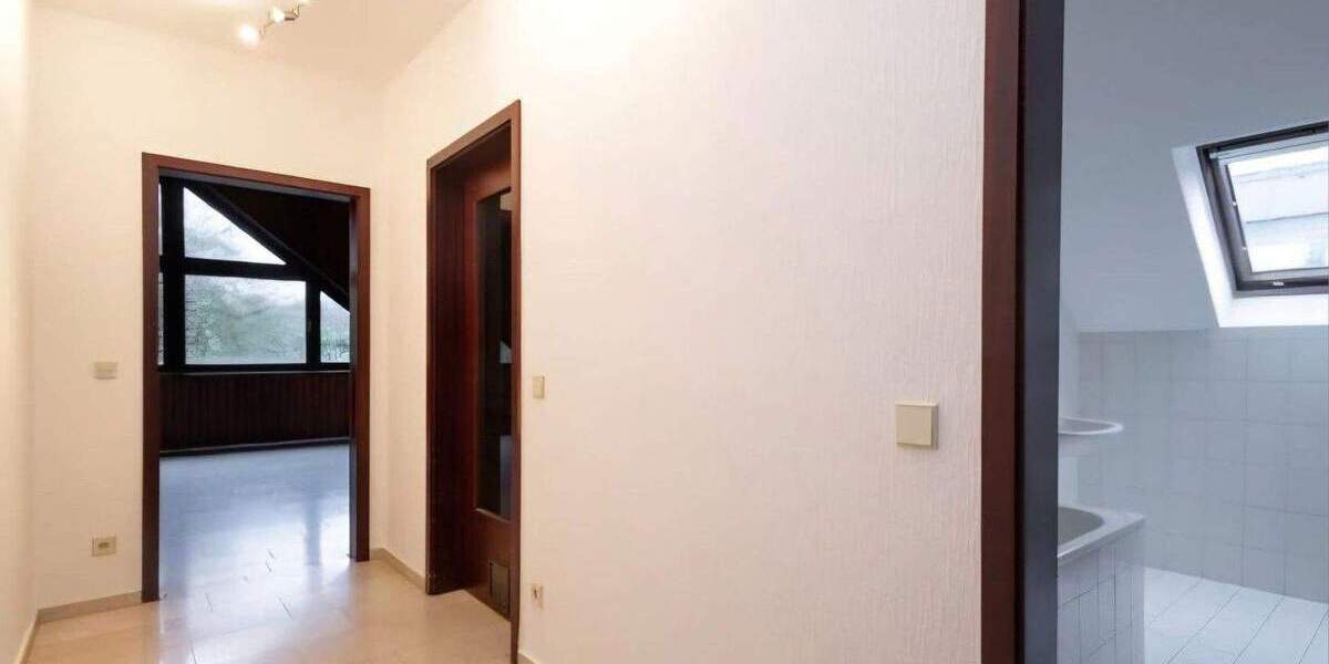 Etagenwohnung Odenthal Glöbusch - 4 Zimmer, 135 m&sup2;, 1.950&euro; | Angebot:25804038