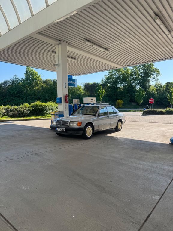 Mercedes-Benz 190 250.000 km 18.400 € Essen 45149