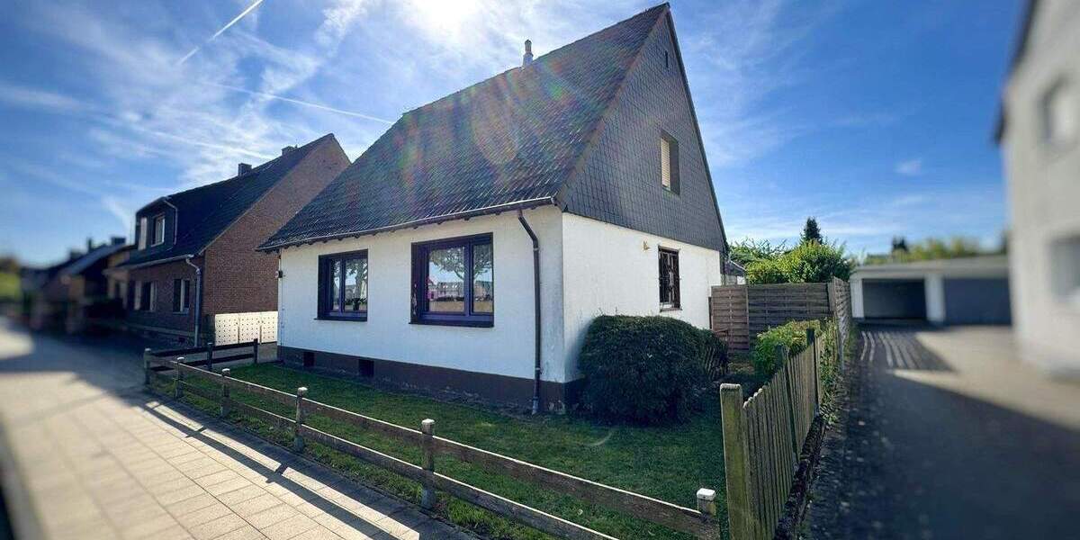 Frei stehendes Einfamilienhaus in schöner Hitdorfer Lage 5 zimmer