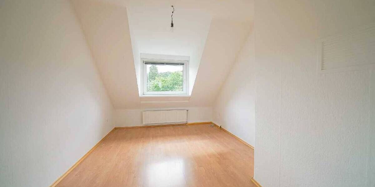 Etagenwohnung Düsseldorf Rath - 3 Zimmer, 70 m&sup2;, 730&euro; | Angebot:26891579