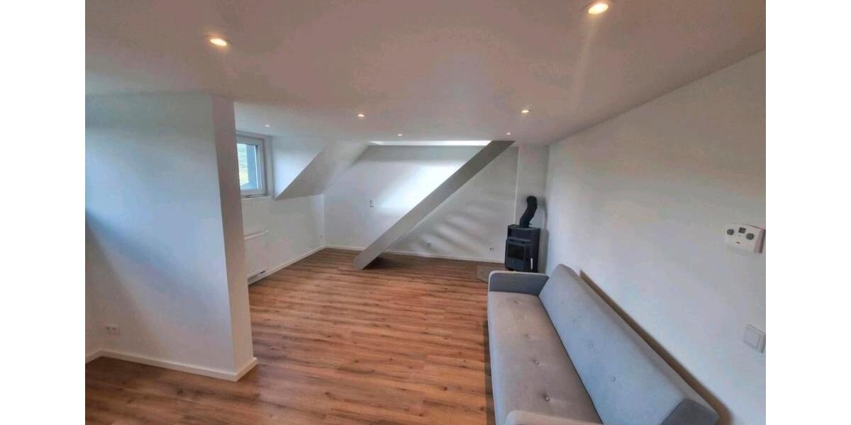 Dachgeschoßwohnung Wuppertal Lichtenplatz - 2 Zimmer, 80 m&sup2;, 870&euro; | Angebot:26483898