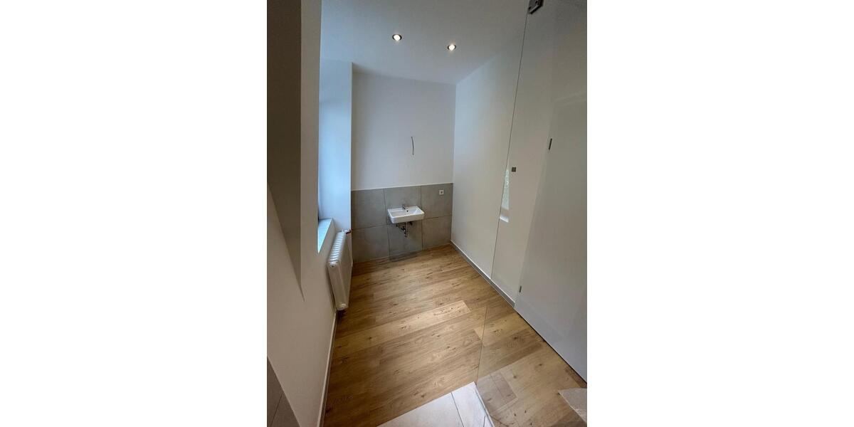 ***Top-kernsanierte 3-Zimmer-Wohnung mit Einbauküche nähe Zooviertel*** 3 zimmer