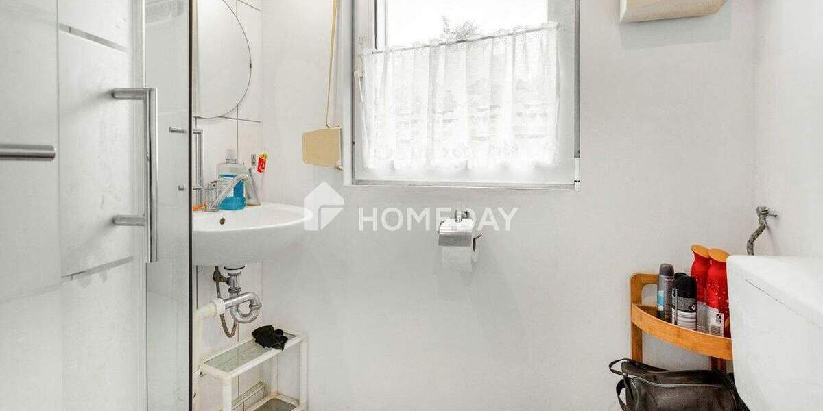 Charmante 3-Zimmer- Dachgeschosswohnung mit Entwicklungspotenzial 3 zimmer