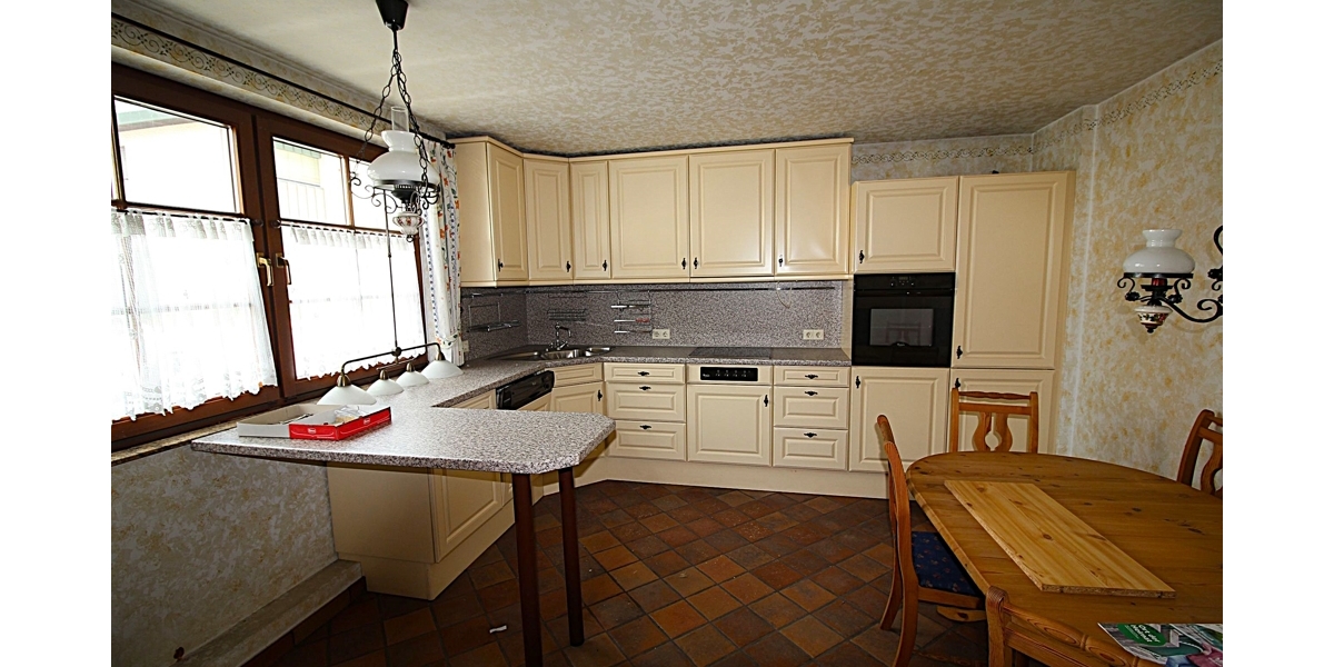 Kernsaniertes Einfamilienhaus mit (Bau)-Grundstück und großem Anbau mit vielen Nutzungsmöglichkeiten 5 zimmer