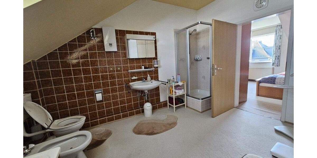 Geborgen wohnen im Schieferkleid – Ankommen und Zuhause sein - freistehendes Einfamilienhaus mit Garten und Garage 3 zimmer