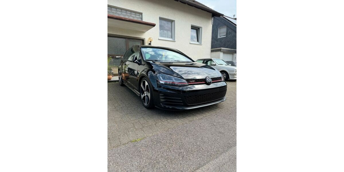 VW Golf 162.000 km 11.800 &euro; Lindlar 51789