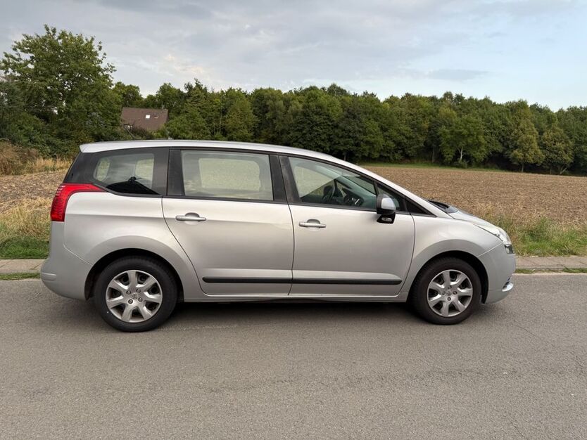 Peugeot 5008 172.000 km 2.800 € Köln 50997