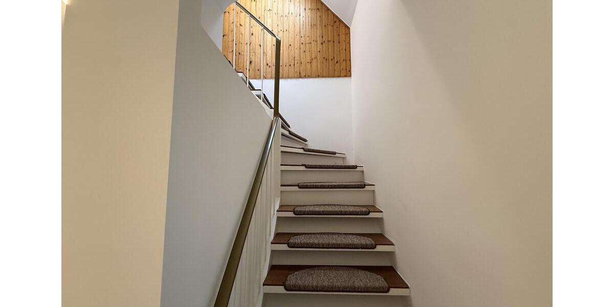 Etagenwohnung Bergisch Gladbach Gronau - 5 Zimmer, 135 m&sup2;, 1.700&euro; | Angebot:25646820