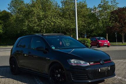 VW Golf 90.000 km 18.000 &euro; Dormagen 41540