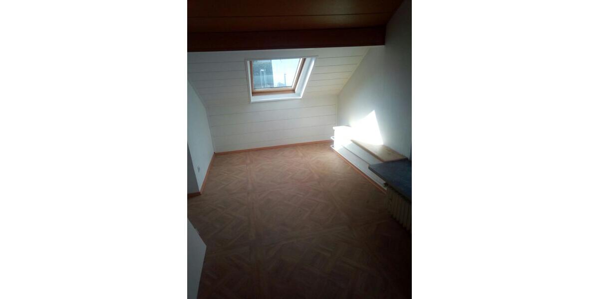 Dachgeschoßwohnung Wuppertal Barmen - 3 Zimmer, 75 m&sup2;, 599&euro; | Angebot:25646821