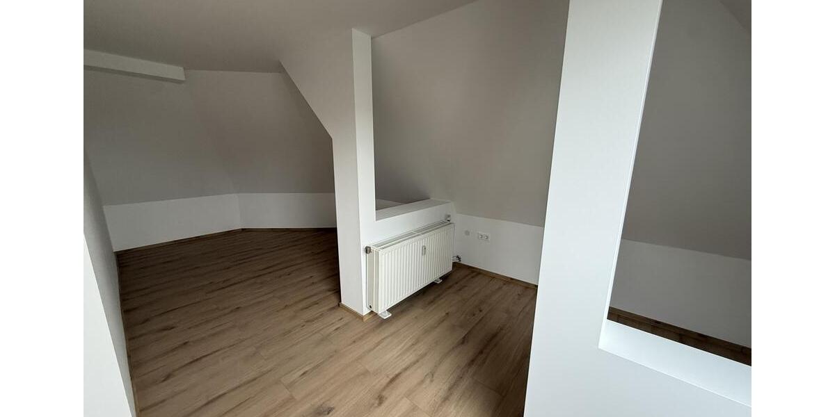 Großzügige Maisonette-Wohnung mit Parkett, Einbauküche & Hobbyräumen 5 zimmer