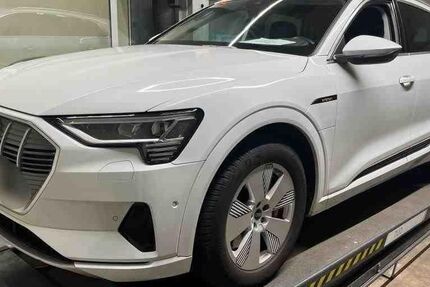 Audi e-tron 45.042 km 32.479 &euro; Hagen 58091