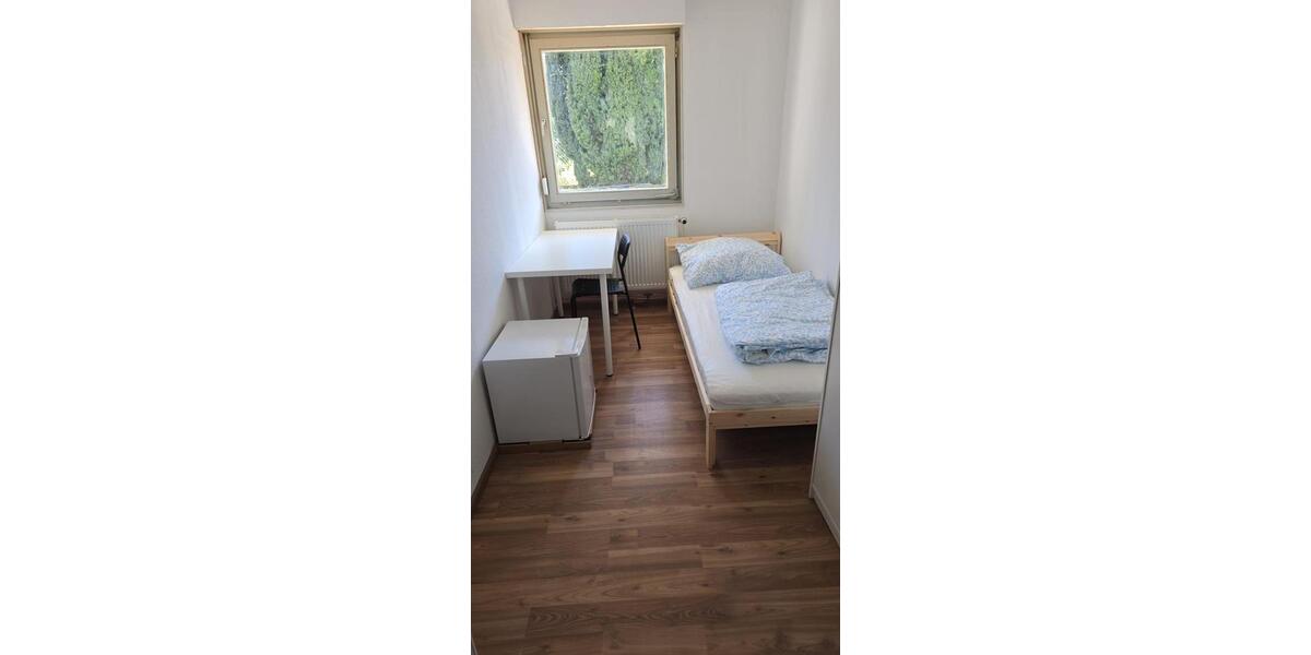 Große Monteurunterkunft – 13 Zimmer – 13 zimmer