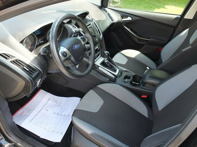 Ford Focus CHAMPIONS EDITION 5-TÜRIG orig.53.215 km ! 53.215 km 8.298 € Köln 50858