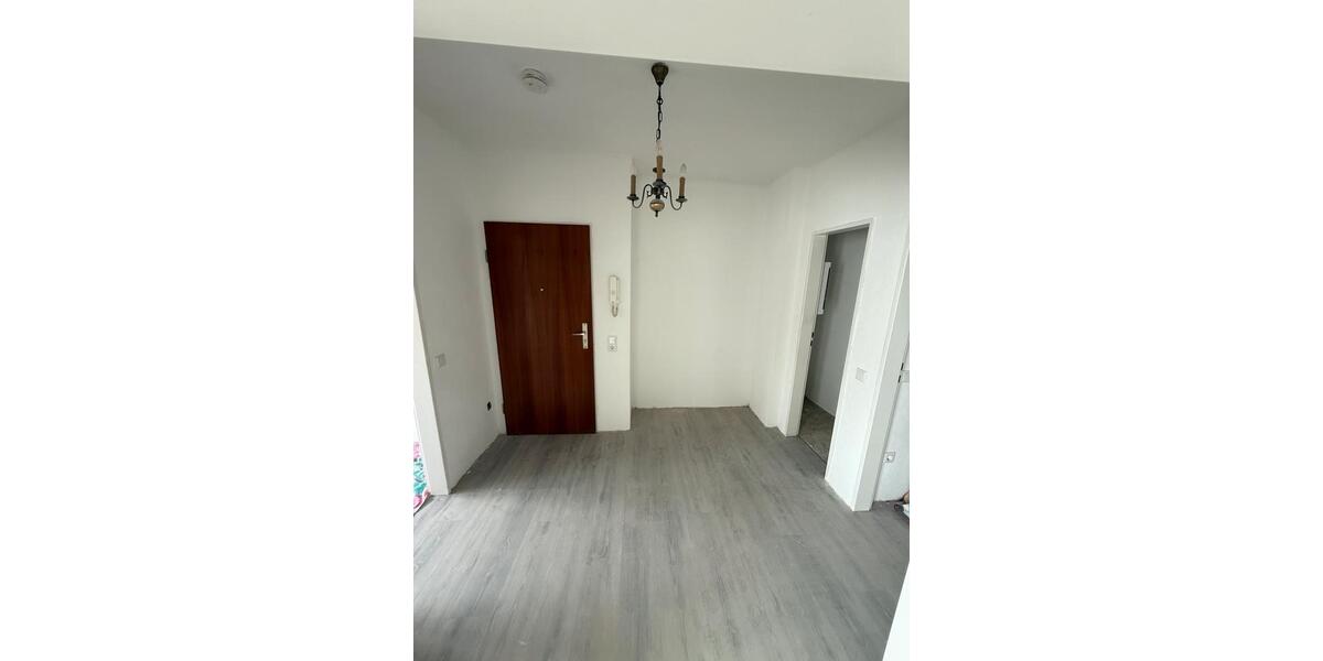 Etagenwohnung Solingen - 3 Zimmer, 76 m&sup2;, 750&euro; | Angebot:26235799