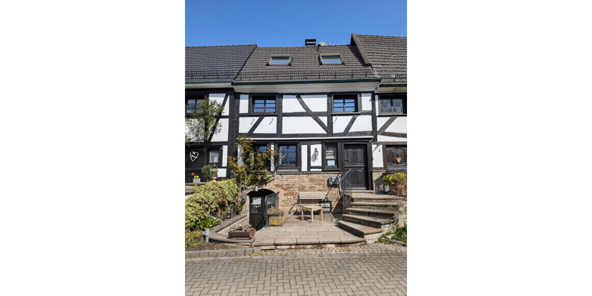 Einfamilienhaus Engelskirchen - 3.5 Zimmer, 110 m&sup2;, 1.550&euro; | Angebot:25945148