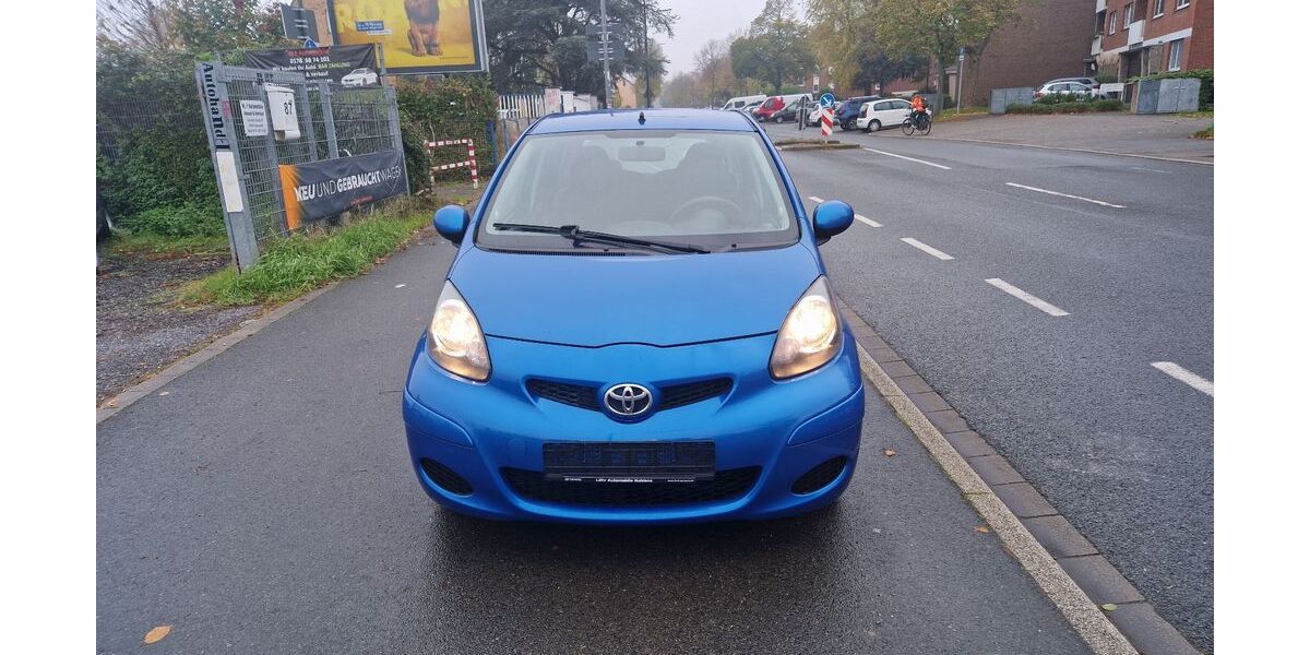 Toyota Aygo (X) 129.520 km 3.300 &euro; Düsseldorf 40549