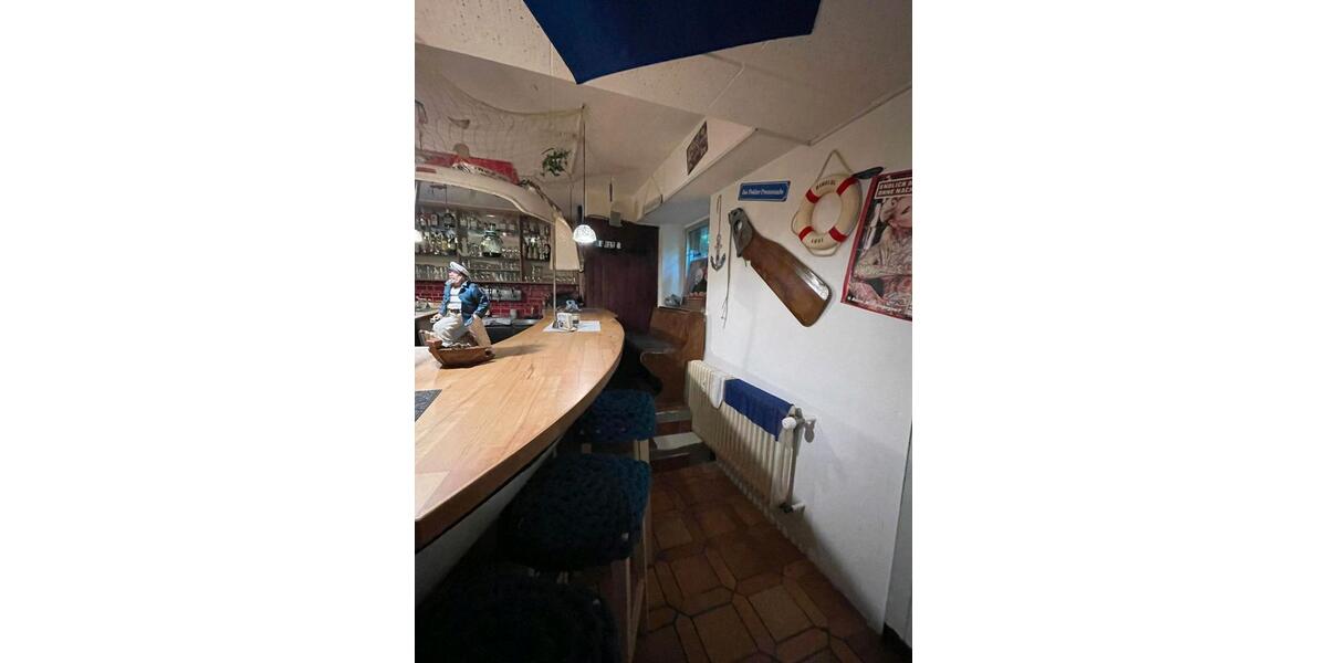 Kegelbahn mit Gaststätte und Inventar 