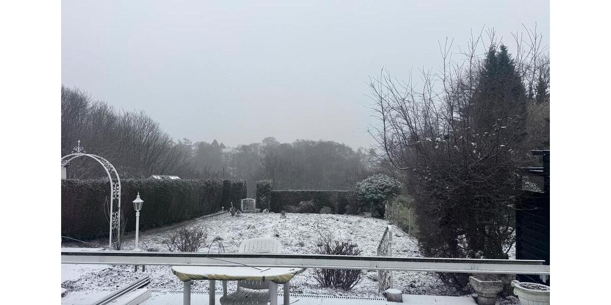 Miete - Einfamilienhaus mit 6 Zimmern, 2 Küchen, Garten und Kamin 6 zimmer