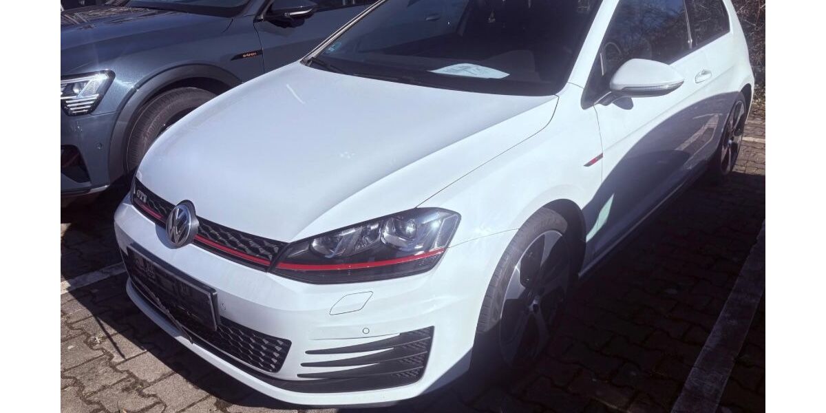 VW Golf 226.000 km 9.800 &euro; Wipperfürth 51688