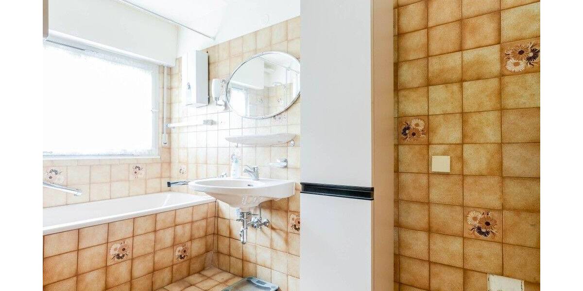 Einfamilienhaus Leverkusen (Bergisch Neukirchen) Bergisch Neukirchen - 8 Zimmer, 132 m&sup2;, 299.000&euro; | Angebot:25704486