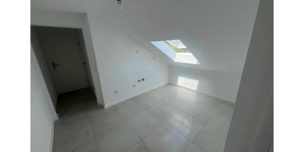 Dachgeschoßwohnung Lindlar - 2 Zimmer, 60 m&sup2;, 800&euro; | Angebot:26279682