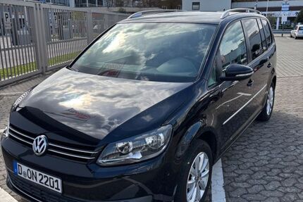 VW Touran 150.000 km 9.900 &euro; Düsseldorf 40211