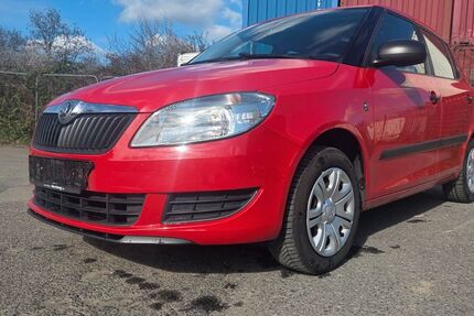 Skoda Fabia 99.980 km 4.899 &euro; Düsseldorf 40627