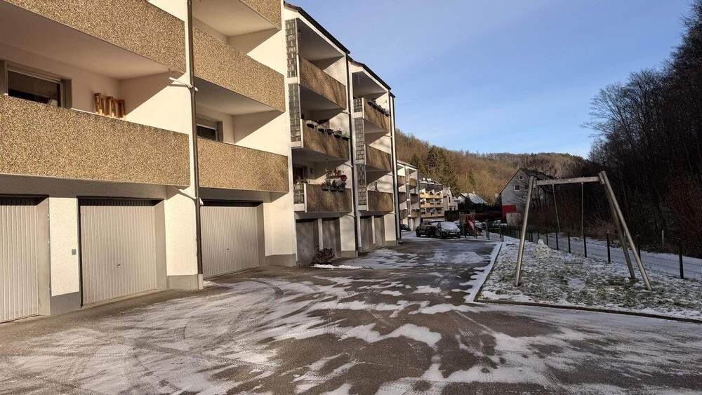 Etagenwohnung mit eigener Garage und Blick ins Grüne 2 zimmer