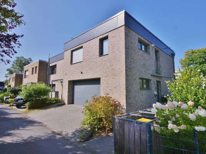 Haus zum Kaufen in Haan 1.160.000 € 324 m²