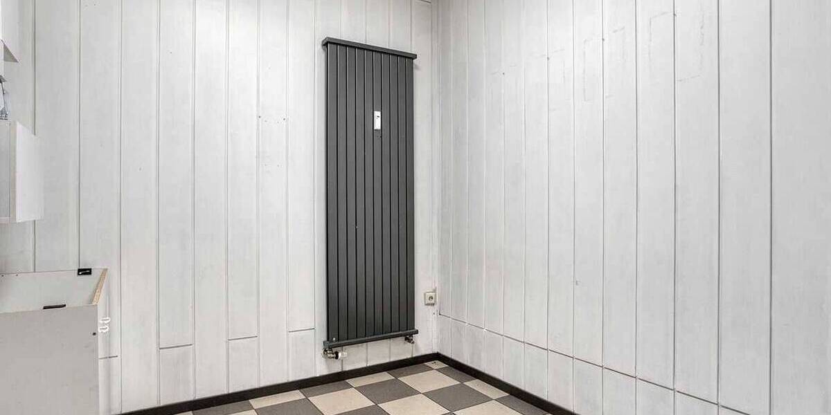 Ratingen-Süd: Teilvermietetes Ladenlokal mit zwei Einheiten und Stellplatz 2 zimmer