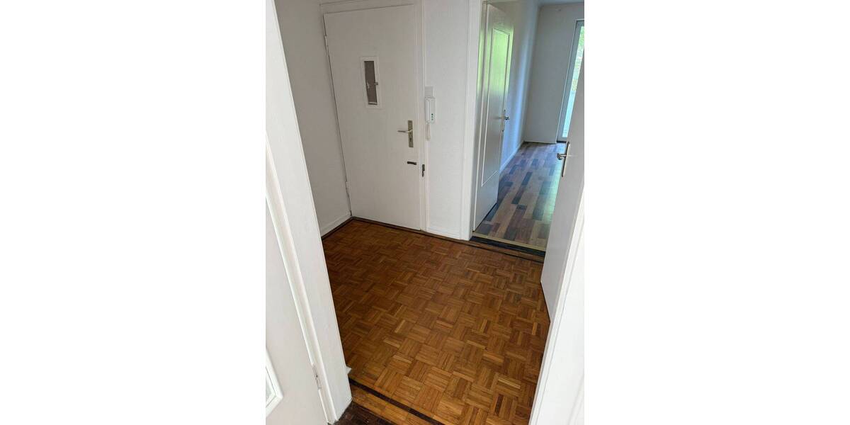 Etagenwohnung Düsseldorf Rath - 2 Zimmer, 51 m&sup2;, 500&euro; | Angebot:26886914