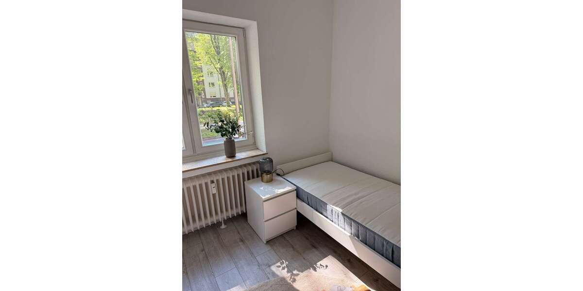 Etagenwohnung Düsseldorf Mörsenbroich - 1 Zimmer, 25 m&sup2;, 649&euro; | Angebot:26916213